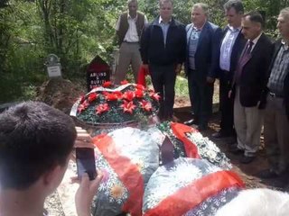 Emision kushtuar Arlind Guraziu Suedezi lexoi Dani Realizoi RADIO ZERI ILIRIDES