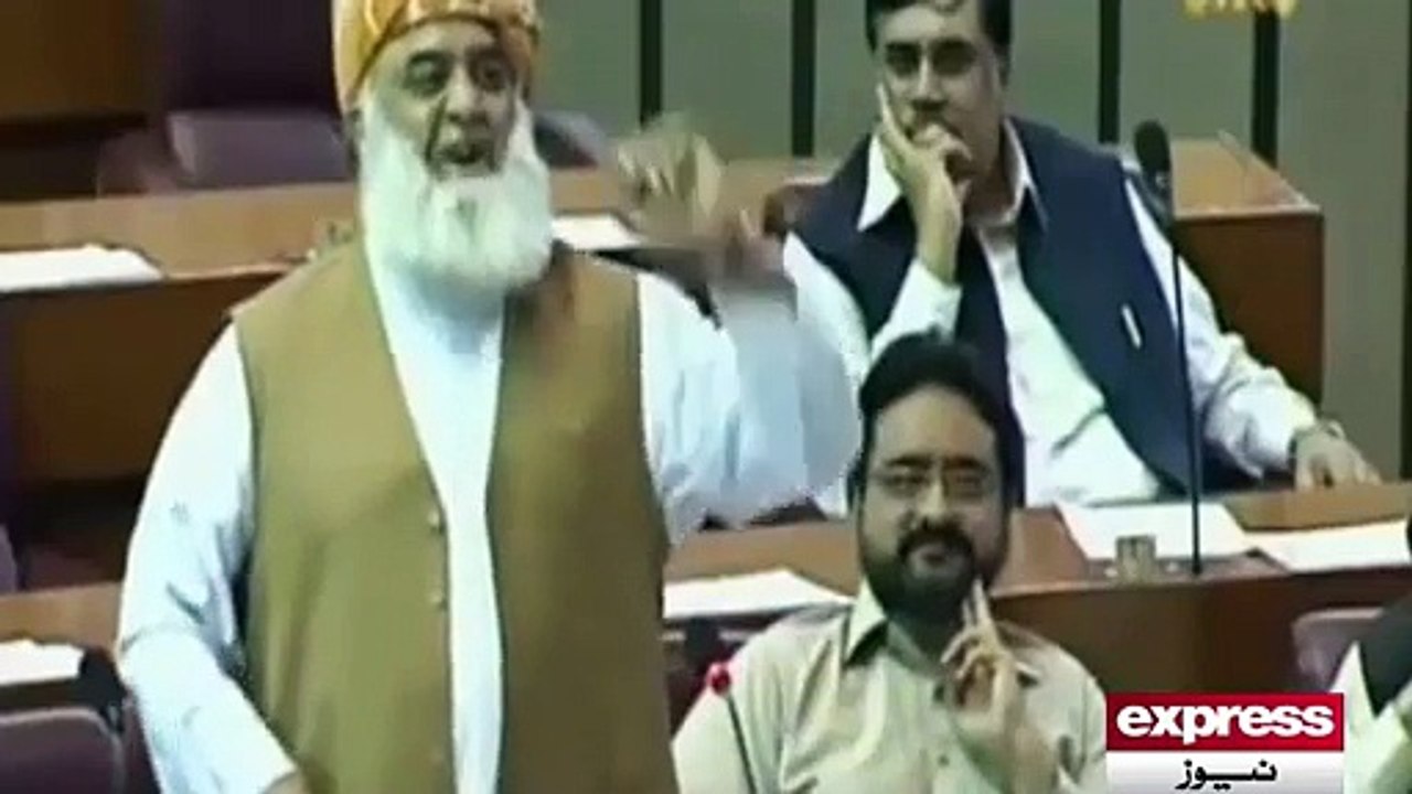 Molana Fazalur Rehman took PTI class