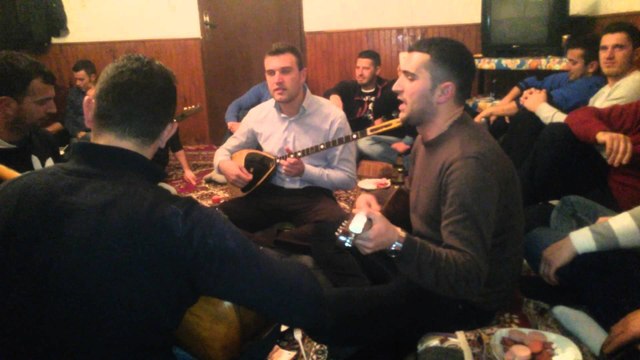 Luli Labi Hysi Zoti madh te qofshim fal.