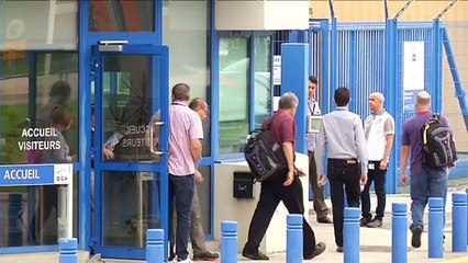 Experts test MH370 debris to understand how plane hit water