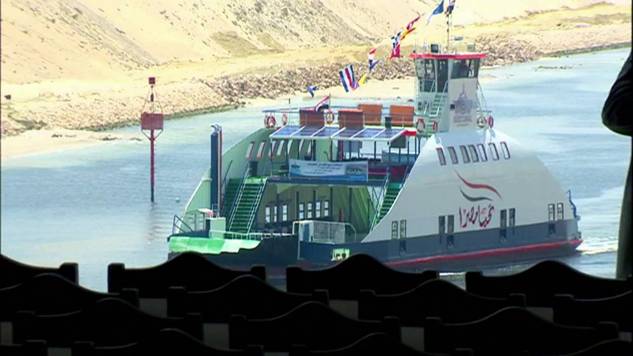 Egipto inaugura una nueva vía del canal de Suez [VIDEO]