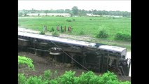 Pelo menos 27 mortos em acidente com trens na Índia