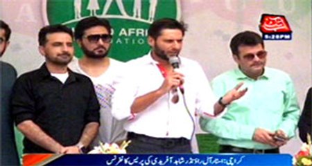 Afridi meets special children, announces to donate 2 million rupees