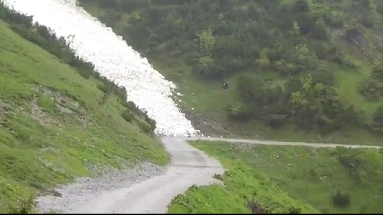 ذوووبان الجليد سبحان الله