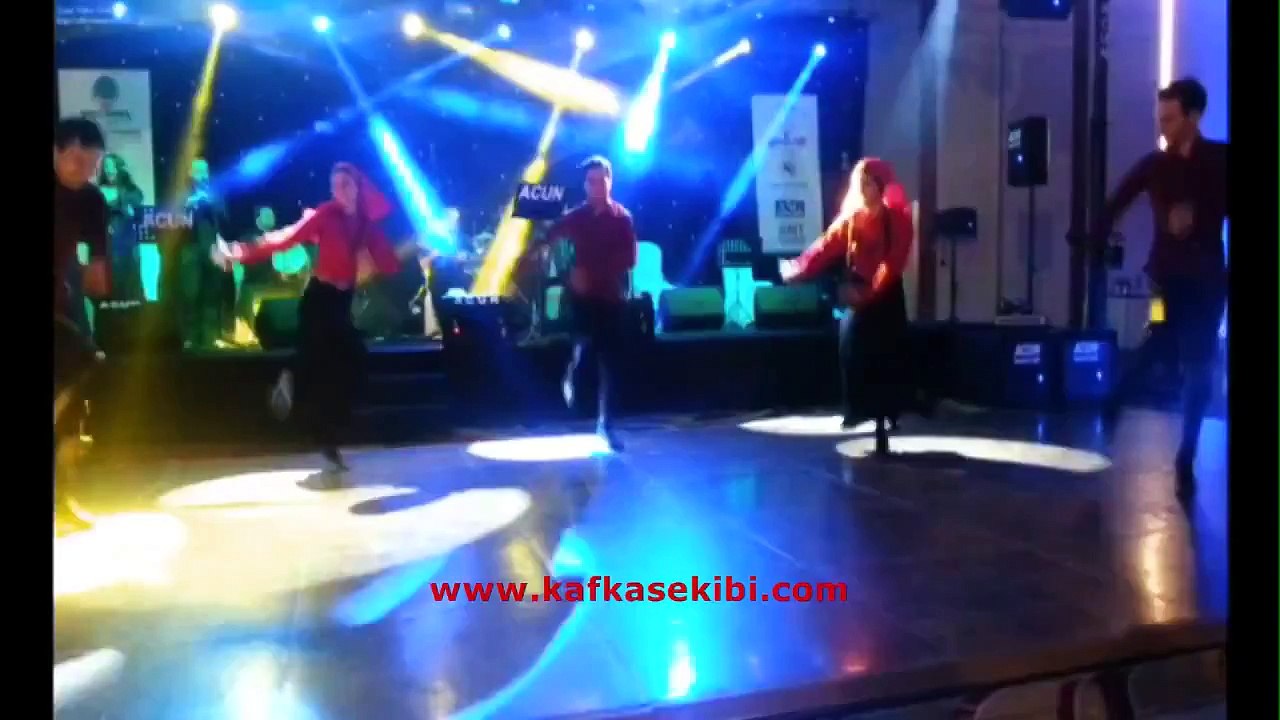 Profesyonel Adige Kafkas Dansları