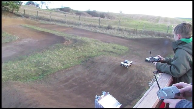 Losi 5ive-t vs. HPI Baja 5t Offroadaction