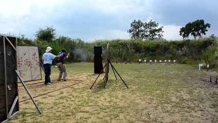 Voici les 2 meilleurs tireurs au pistolet du monde !