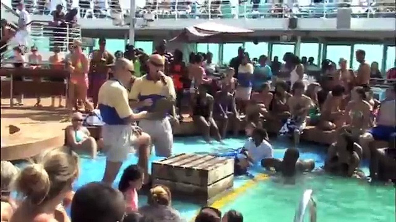 BEST BELLY FLOP EVER RECORDED....WORTH THE WAIT!!!