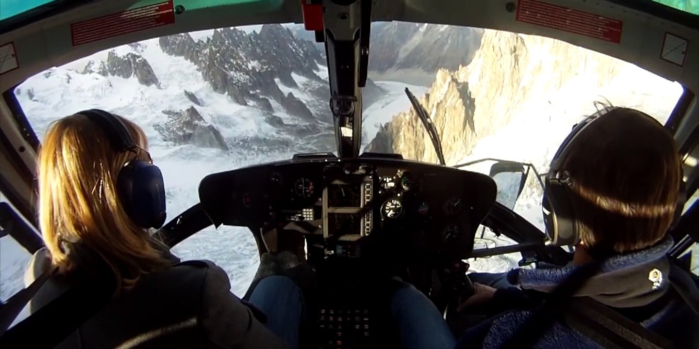 Vol panoramique massif du Mont-Blanc en Hélicoptère - Helicopter flying Mont-Blanc