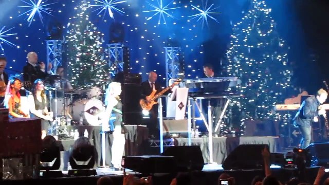 Kylie Minogue & Jason Donovan Especially For You LIVE at London 02 Arena 21st December 2012