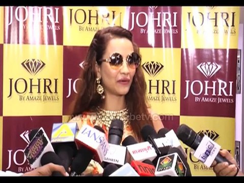 Cosmetic surgery is common in Bollywood: Sexy Actress Tia Bajpai looking hot At Johari Diamond Jewellery Lounge Launch
