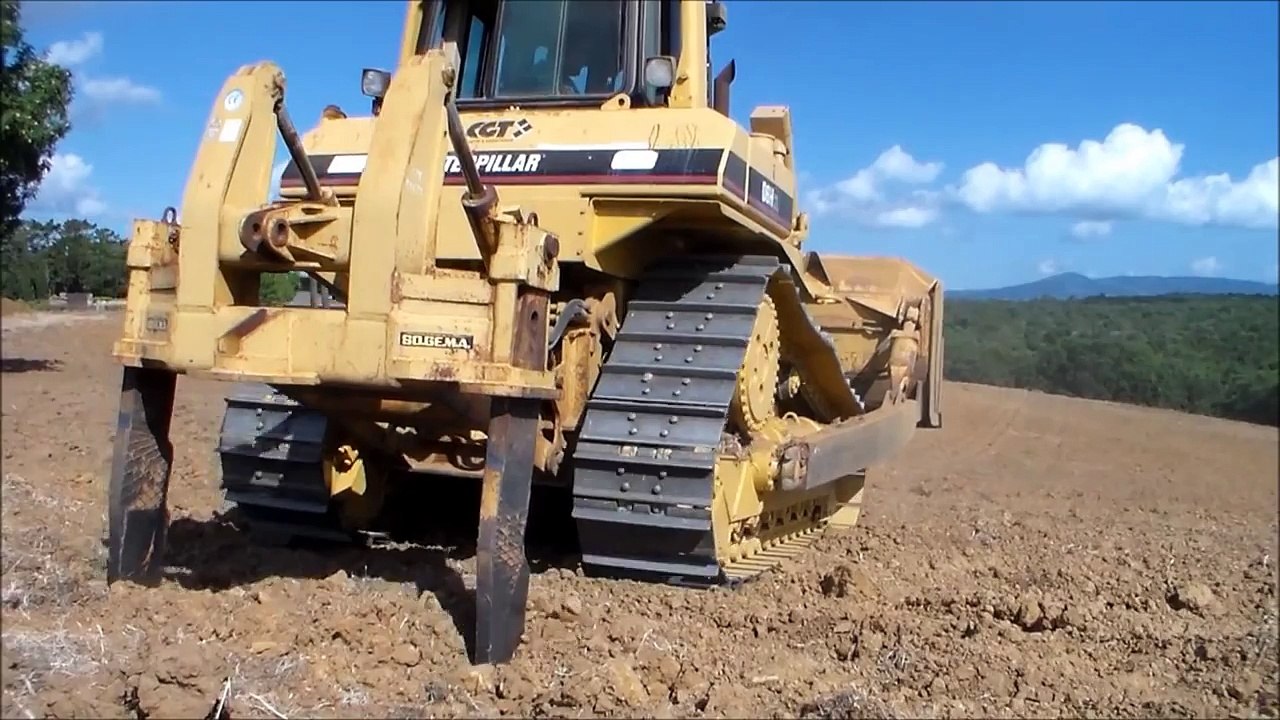 CATERPILLAR D6H SCASSO CON RIPPER deeleven