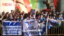 Shanghai - Tifosi cinesi cantano Forza Lazio Ale! 06082015