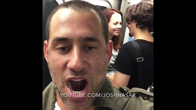 Quand toute la rame de métro pète un cable à cause d'un couple qui s'embrace