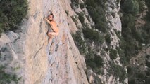 No Rope, No Chalk...No Clothes - The Purest Form Of Climbing? |...