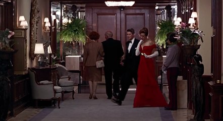 Pretty Woman Necklace Scene