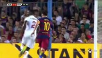 Messi yıldız futbolcuya kafa attı, saha karıştı!
