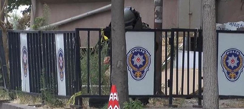 Bomba sanılan paketten havai fişek çıktı