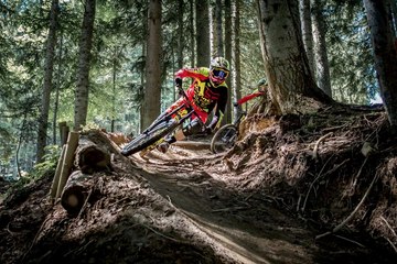 Devinci - Devinci’s Mark Wallace & Dean Lucas enjoy some...