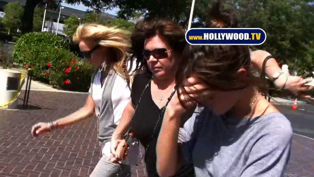 Dina And Ali Lohan Visit Lindsay Lohan In Jail