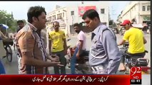 Traffic Warden Beaten by Citizen At Lahore Mall Road