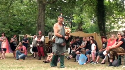 spectacle du CLAN CLAN cornemuses, guimbarde, chants et facéties