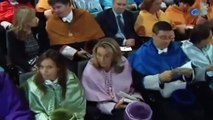 Estudiantes y profesores irrumpen en el aula magna en la inauguración del curso en la UAM