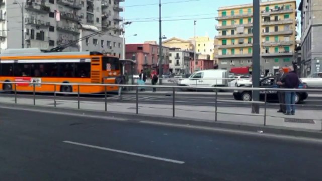 Napoli - Degrado in Via Marina, al via restauro delle Torri Aragonesi (05.08.15)