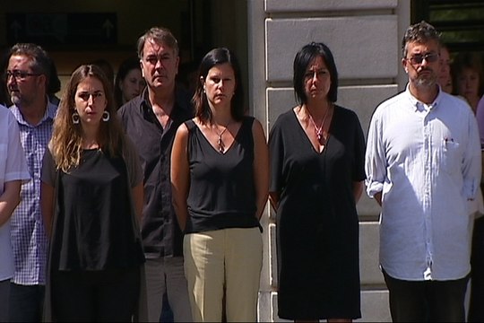 Minuto de silencio por las muertes de Castelldefels