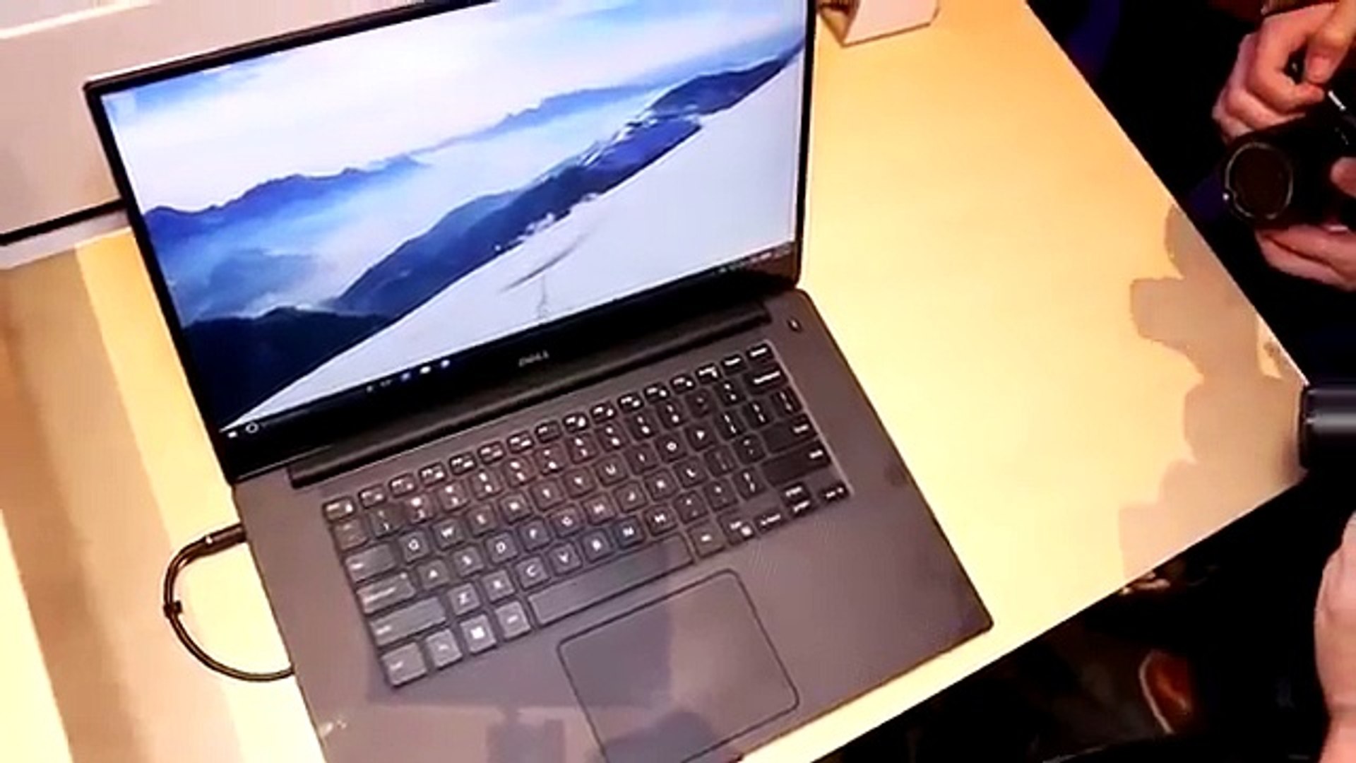 Dell XPS 15 7000 with Windows 10, Intel Skylake & 4K display [ENGLISH]