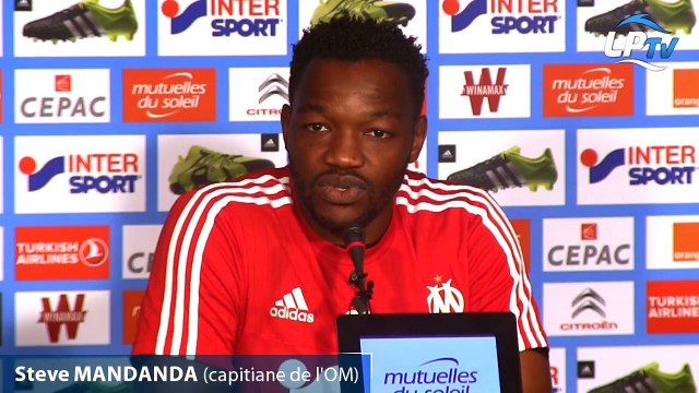 Mandanda évoque le piteux état de la pelouse