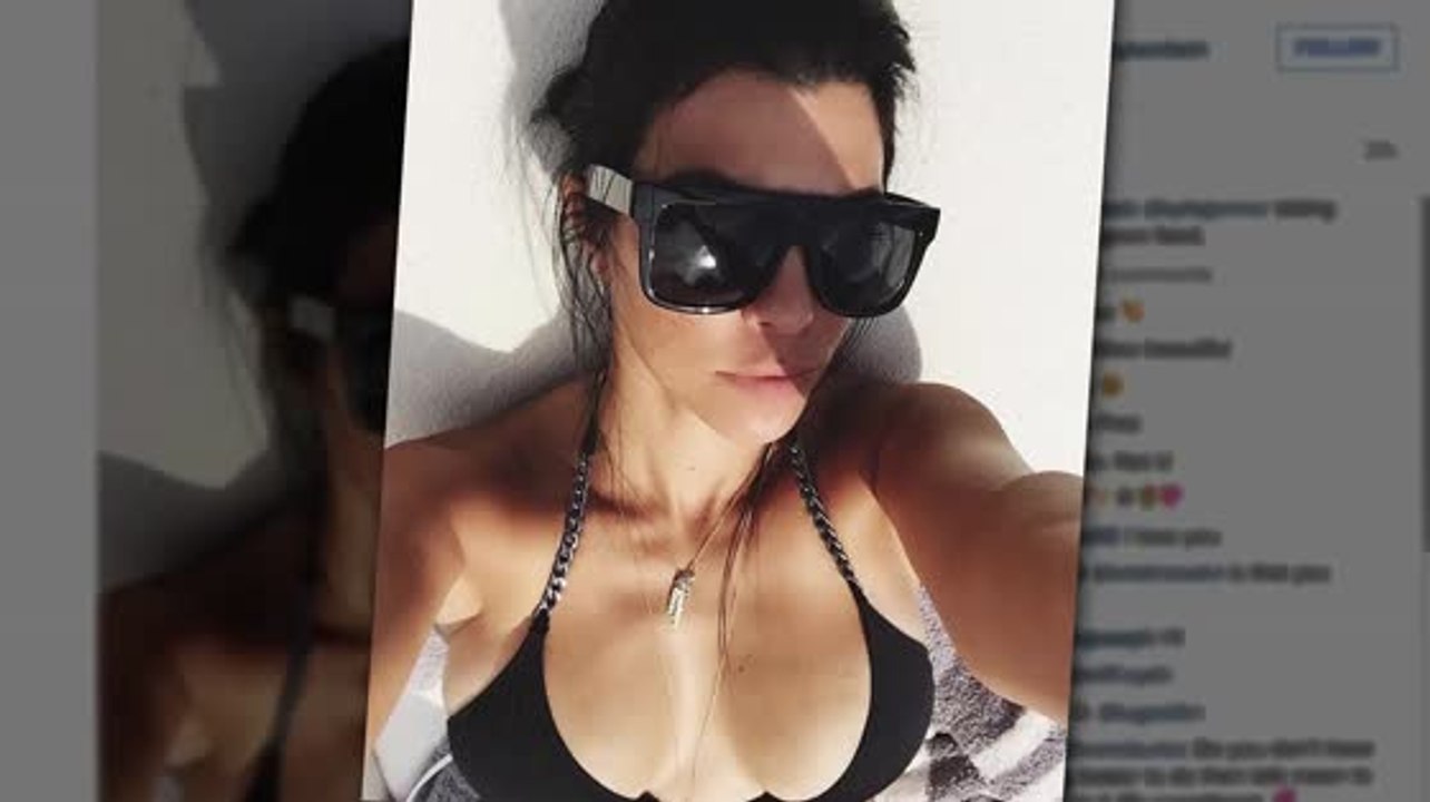 Kourtney Kardashian Shows Off Her Bikini Body