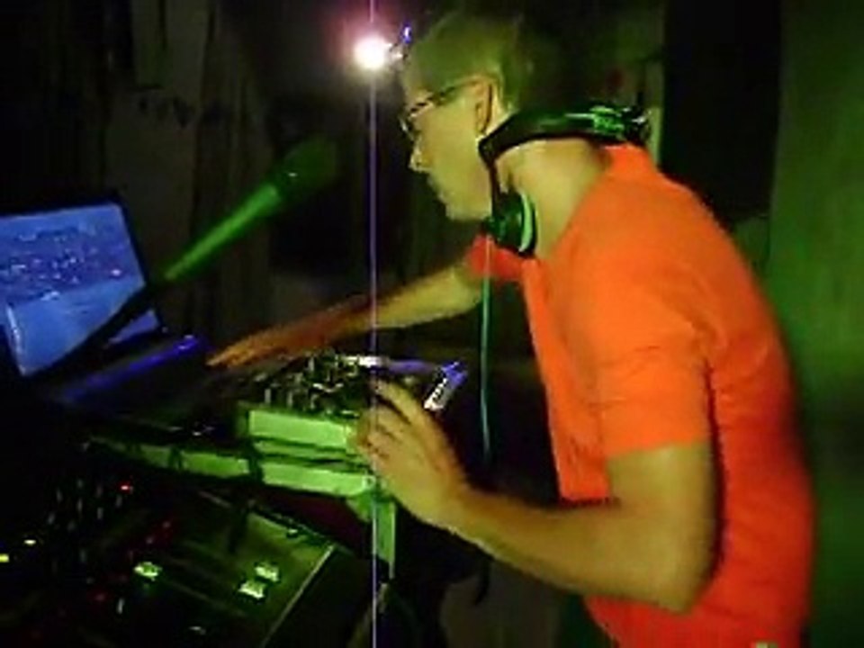 " YVAN DJ LIVE " ANIMATION soirée  NANTES ANGERS CHOLET  pour MARIAGE ANNIVERSAIRE FETES  évenement