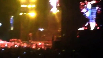 Beyonce - irreplaceable canta en español live Medellín colombia 2013