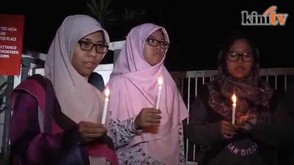 Himpunan solidariti bagi 13 di luar penjara Kajang