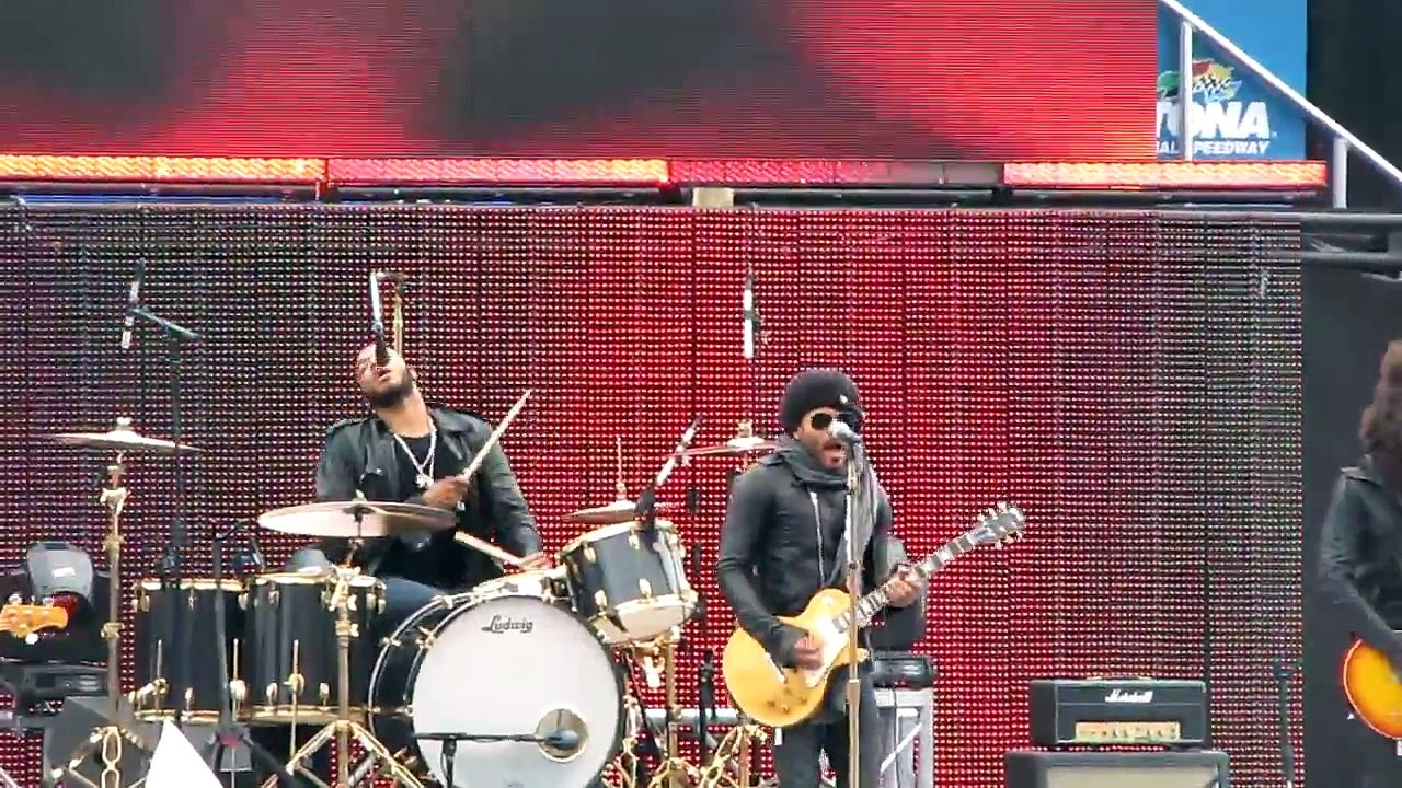 Lenny Kravitz - American Woman plus unknown song