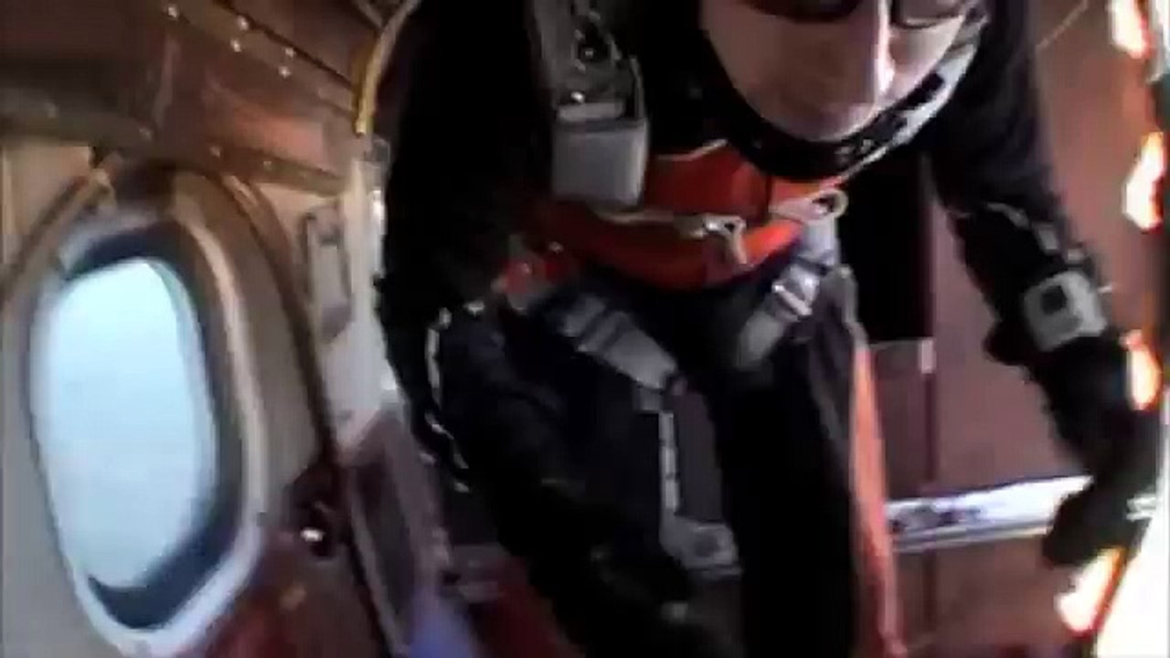 Head down freefly skydiving