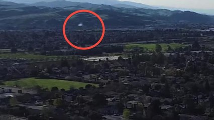 Ovni dans le ciel du Yukon au Canada