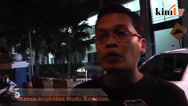 Nik Nazmi dibebaskan, Rafizi dijangka keluar malam ini