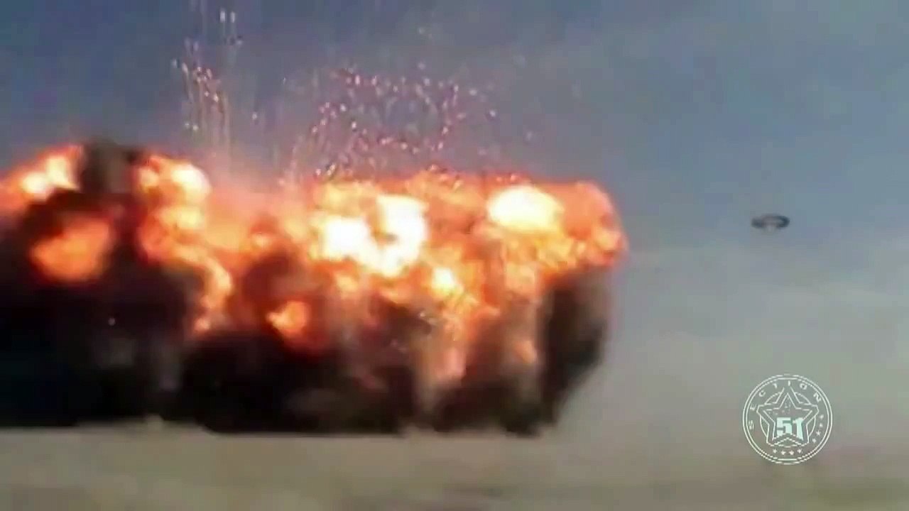 НЛО атакует американские войска в пустыне !!! Огромный взрыв !!! Афганистан - май 2014