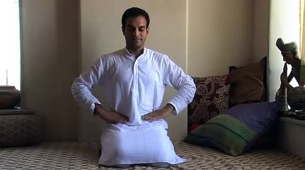 Art of living - Demonstration of Ujjayi Breathe and Three Stage Pranayama.flv