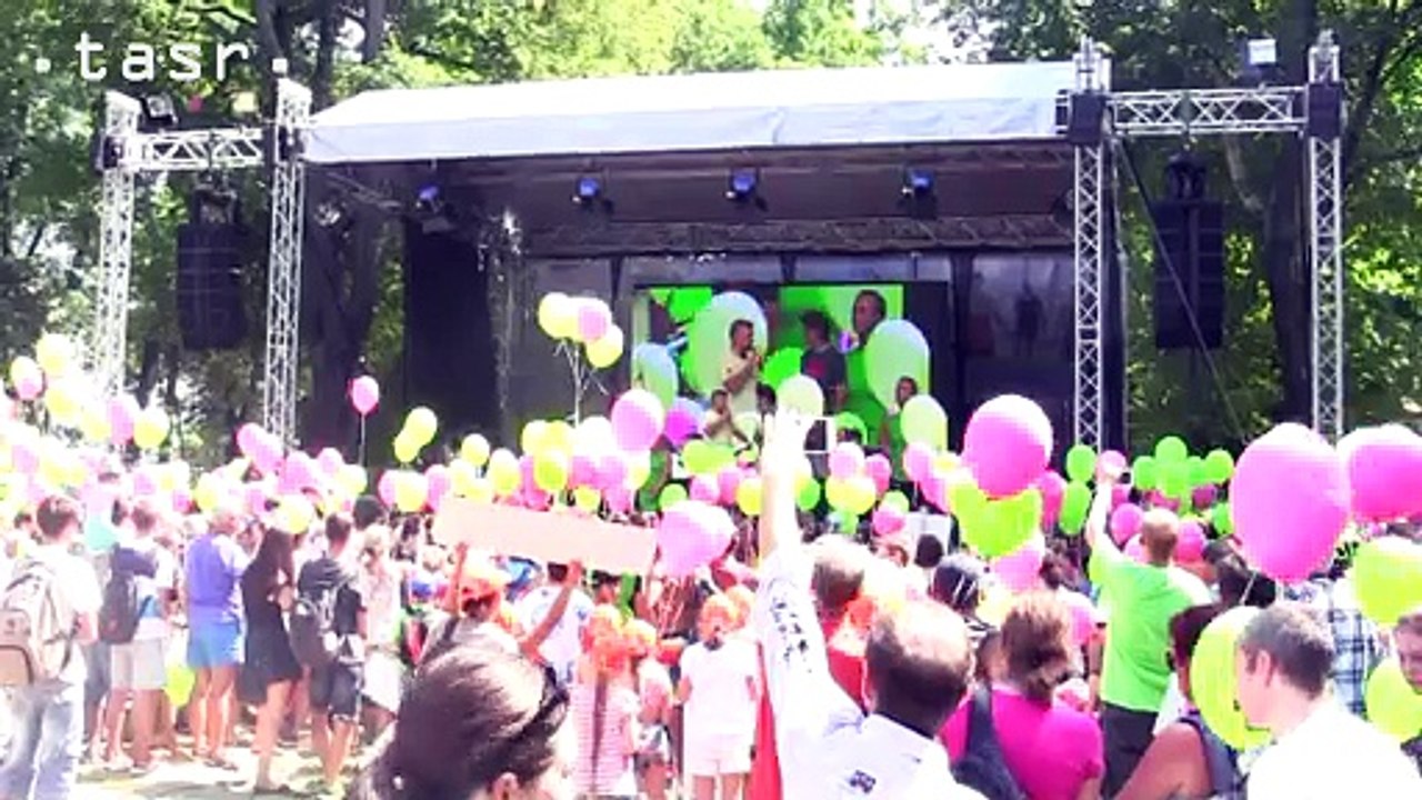 Petra Sagana prišli na nábrežie Dunaja pozdraviť tisícky fanúšikov 