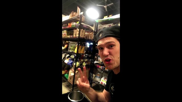 Des gouttes d'eau qui font un rythme de batterie