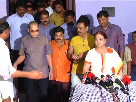 Superstar Krishna Watches Srimanthudu Movie at Prasad Labs