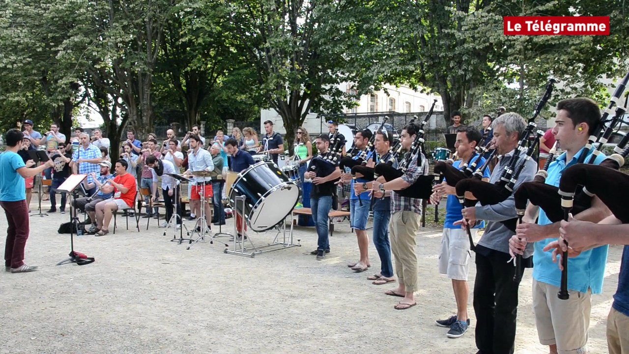Vannes. Le bagad se prépare pour Lorient