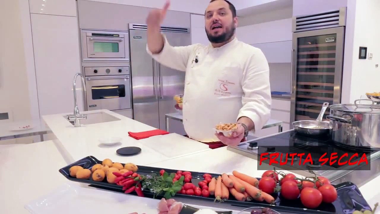 SicurezzAtavola: come tagliare la frutta secca