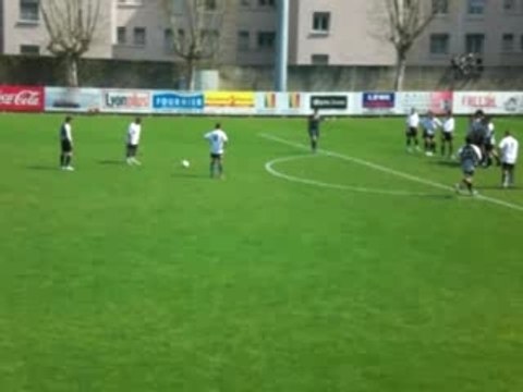 admirer le coup franc ali dinho 69800