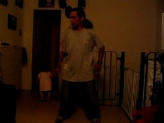 Anthea delire deriere son pere ki essai