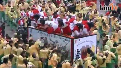 'Perang oren' saksikan bandar di Itali bertukar jingga