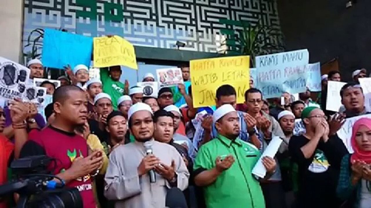 Dakwaan dipukul di mesyuarat PAS, Hanipa enggan ulas